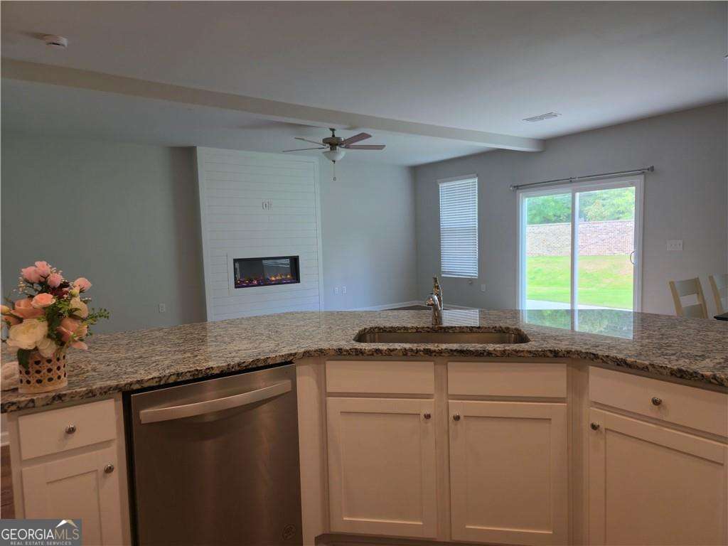 2101 Ecoland Drive Property Photo 5