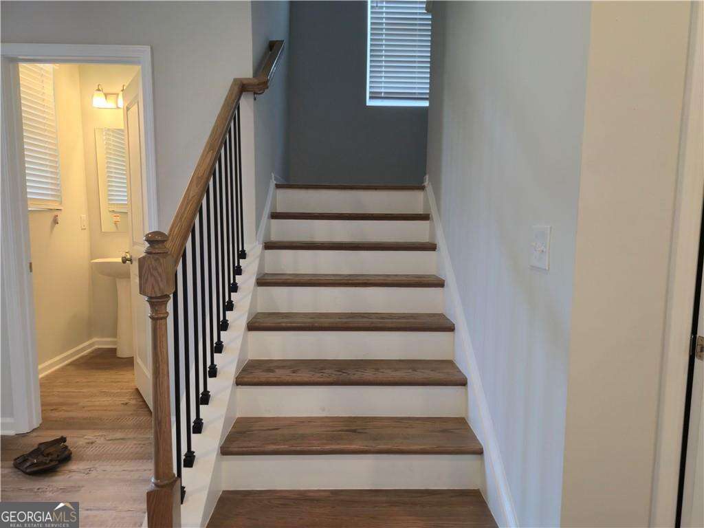 2101 Ecoland Drive Property Photo 8