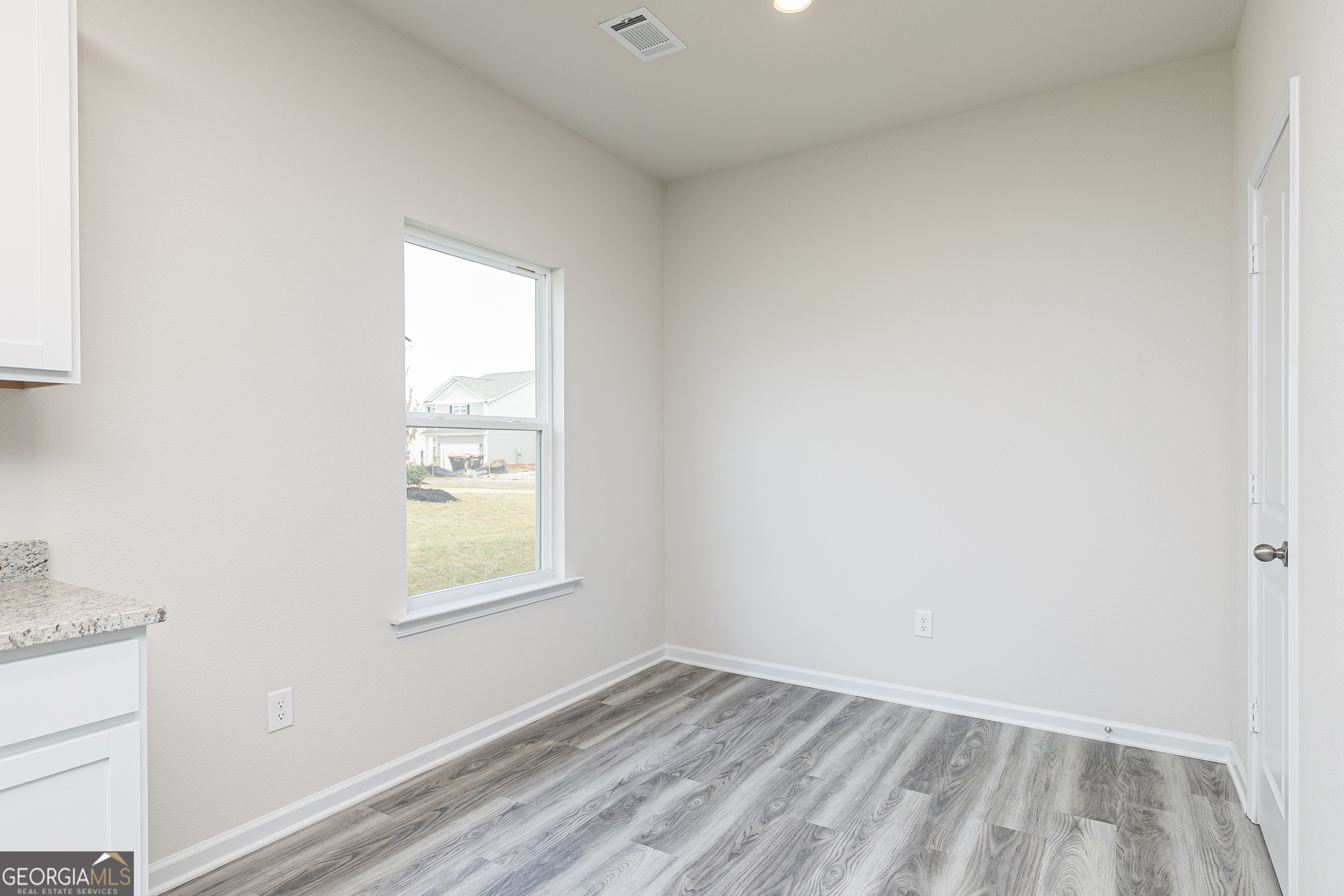 399 Sand Dune Way Property Photo 5