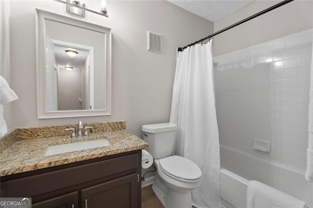 313 Country Club Drive Property Photo 14