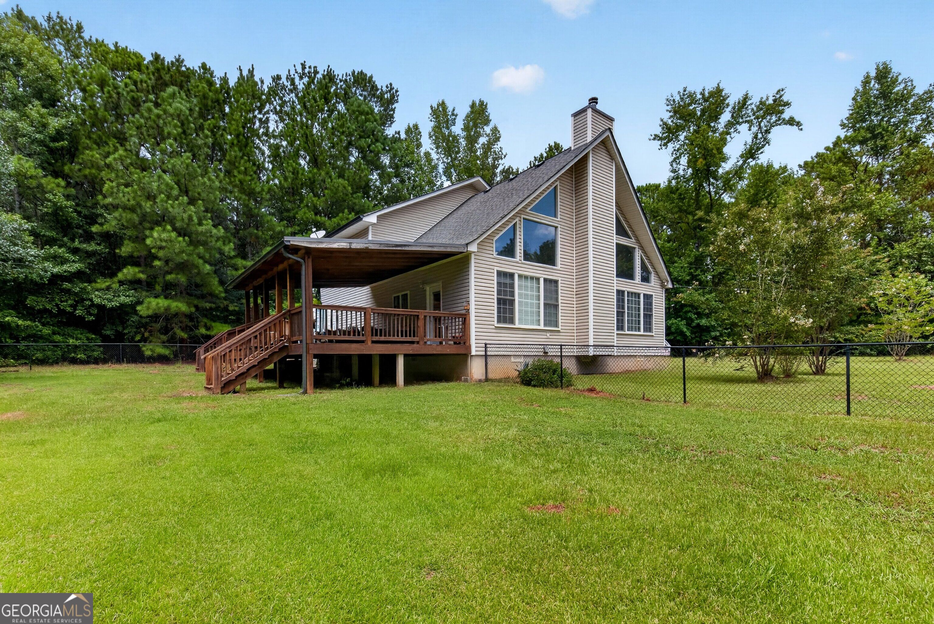 223 Strickland Drive Property Photo 3
