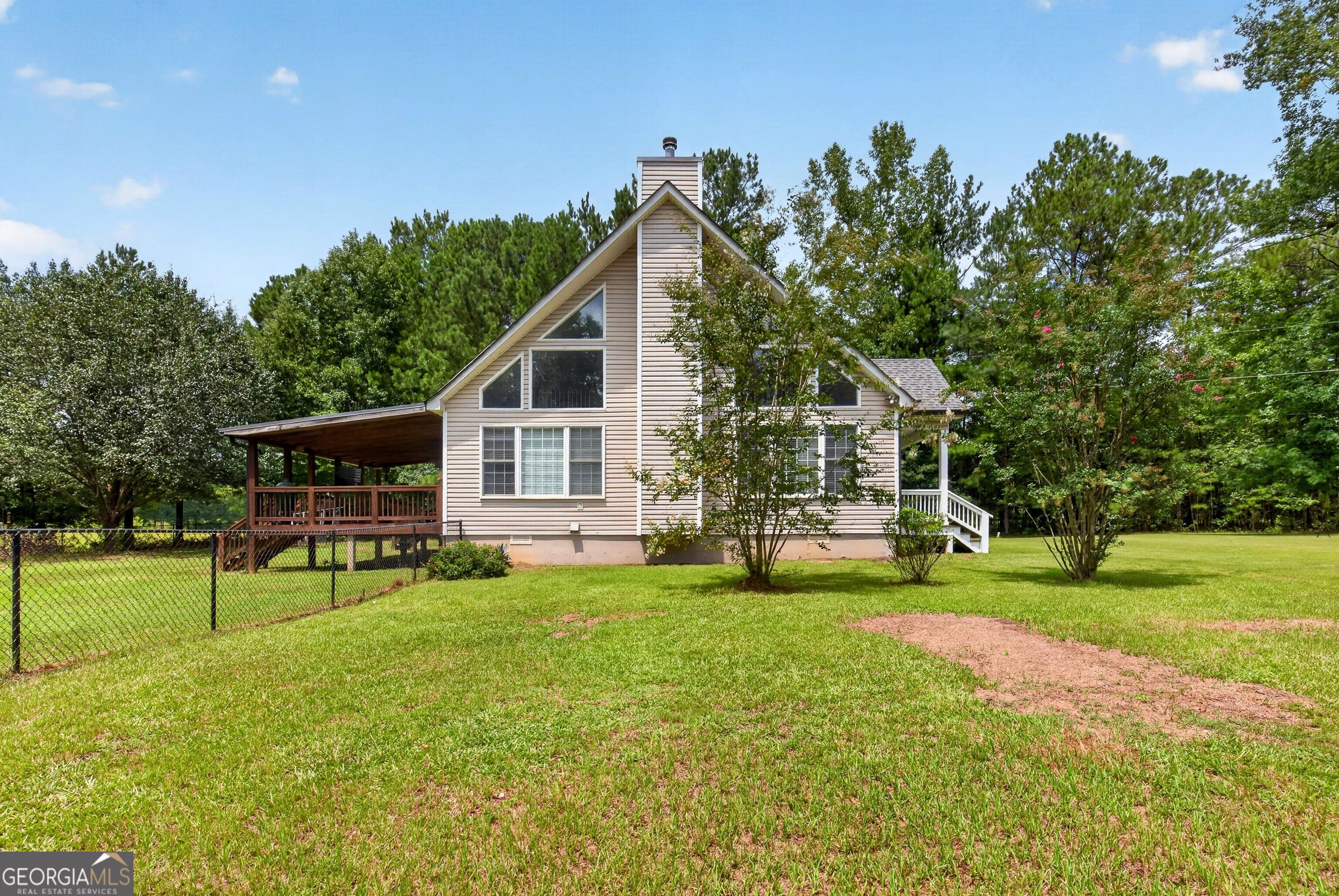 223 Strickland Drive Property Photo 6