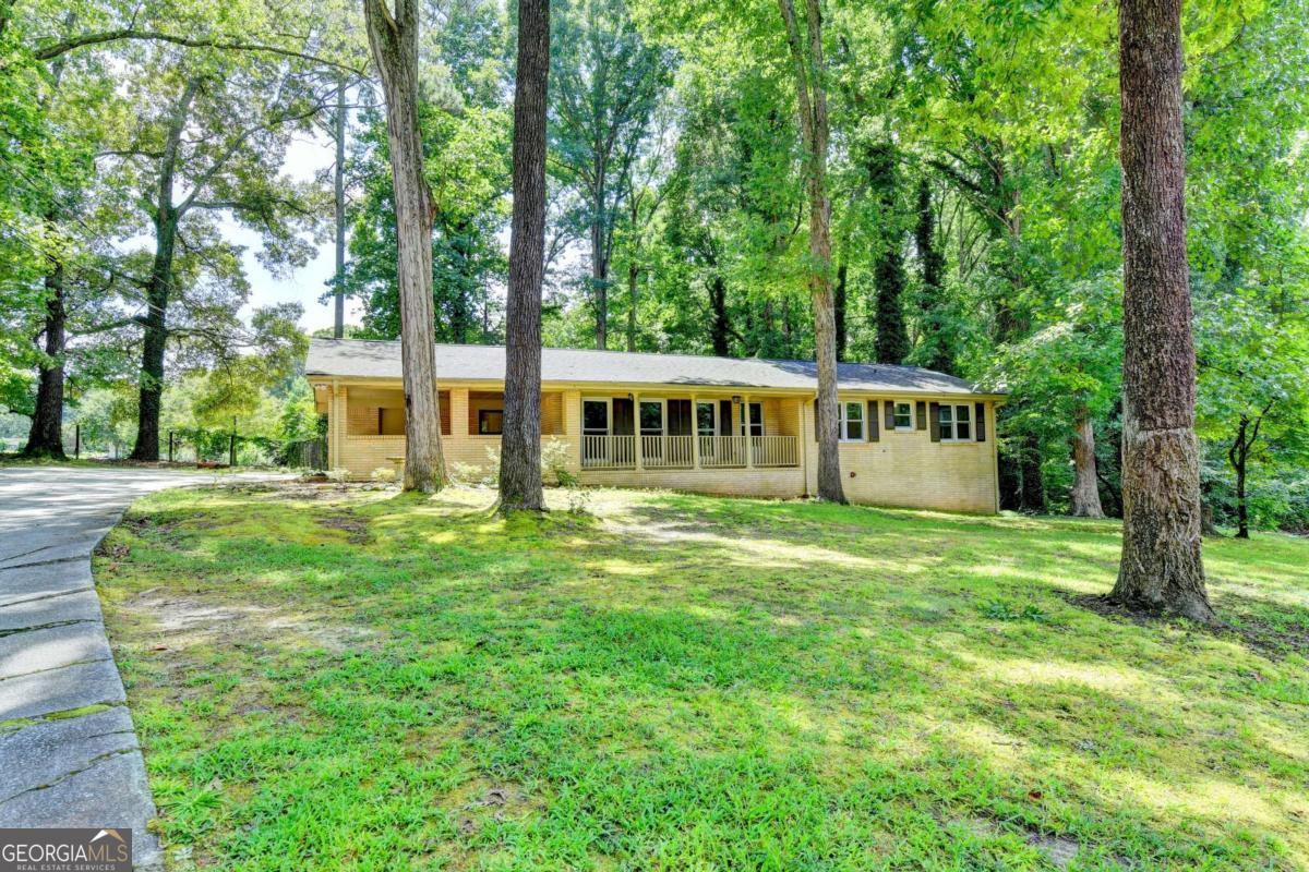 1138 Woodland Circle Property Photo 1