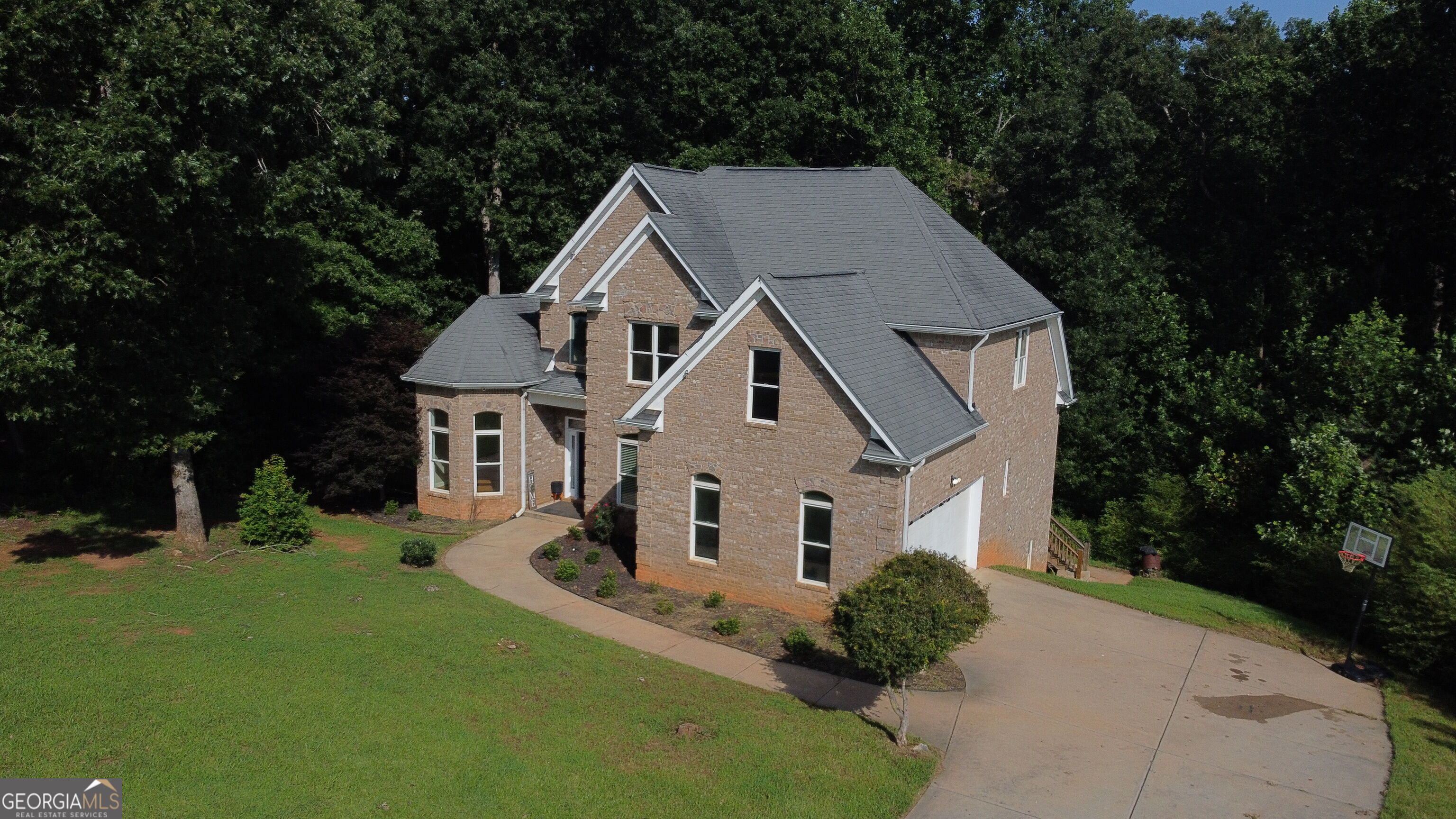 318 Waterford Circle Property Photo 3