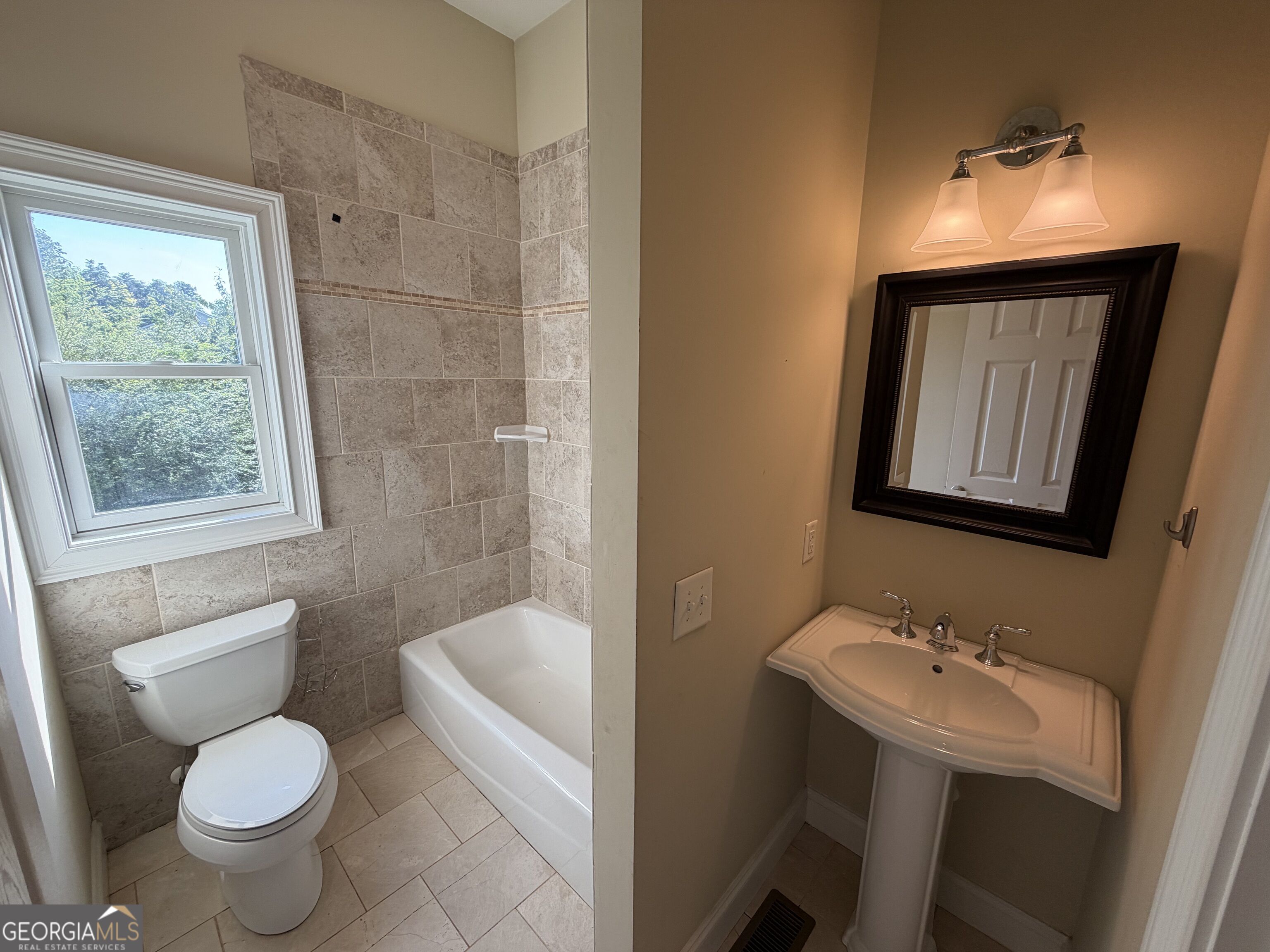 318 Waterford Circle Property Photo 24
