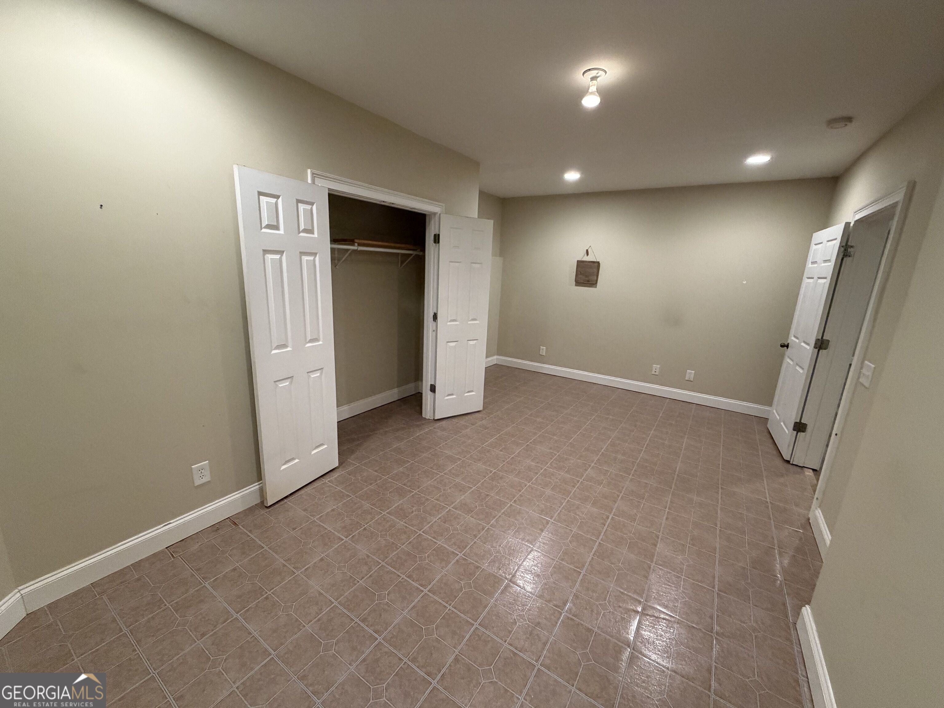 318 Waterford Circle Property Photo 40