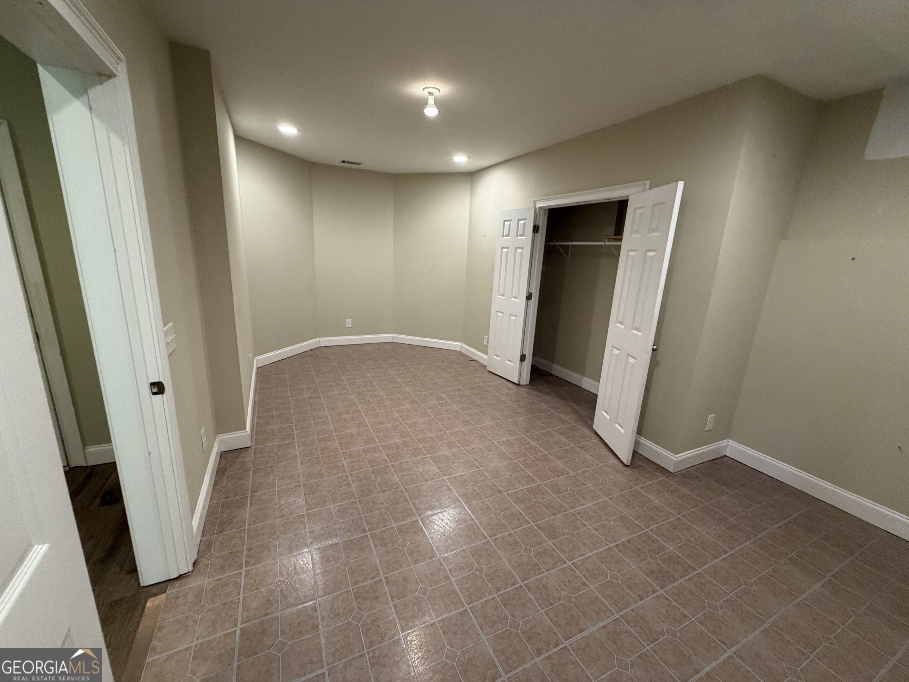 318 Waterford Circle Property Photo 41