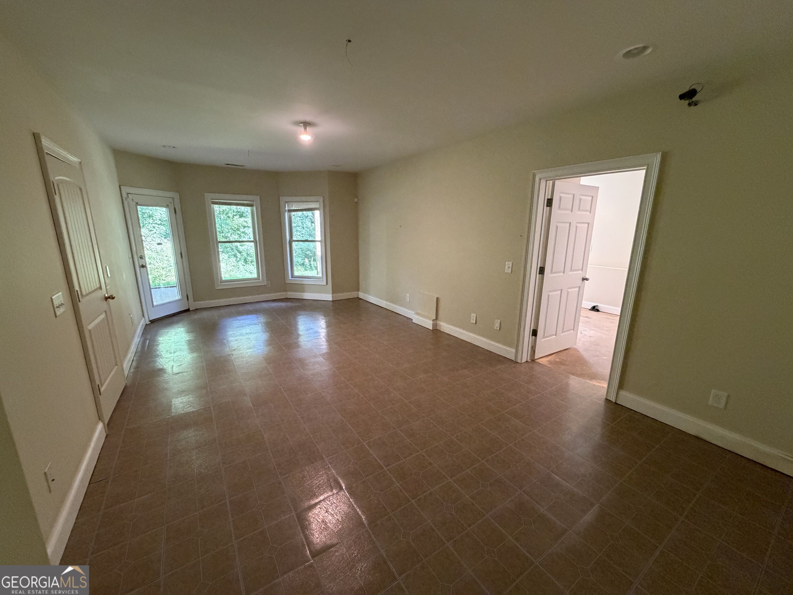 318 Waterford Circle Property Photo 49