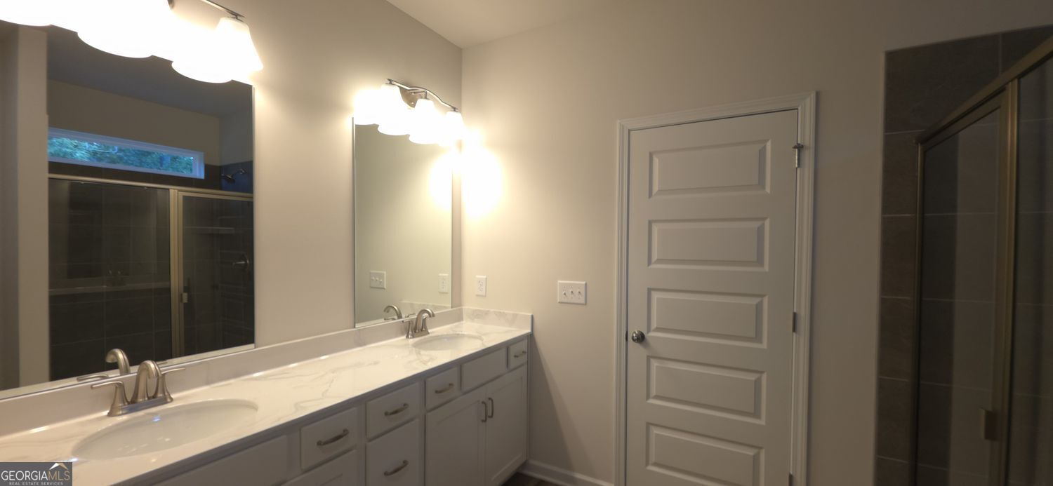 523 Grover Street Property Photo 10