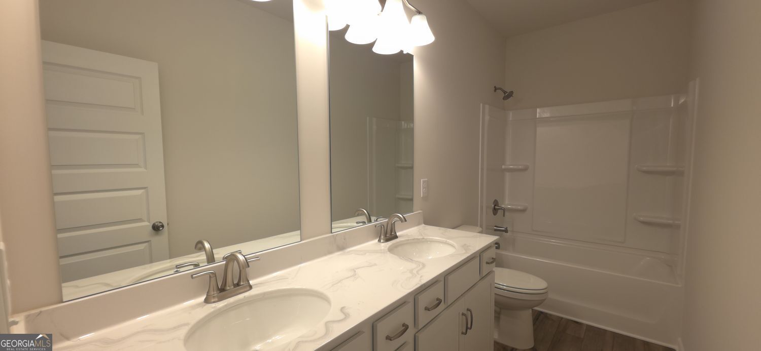 523 Grover Street Property Photo 12