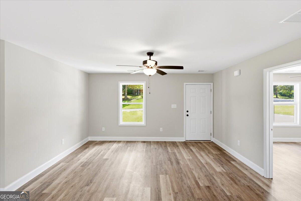 400 Woodhaven Road Property Photo 5
