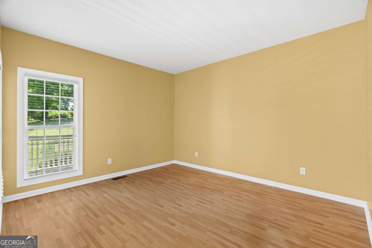 185 Thornwood Drive Se Property Photo 10