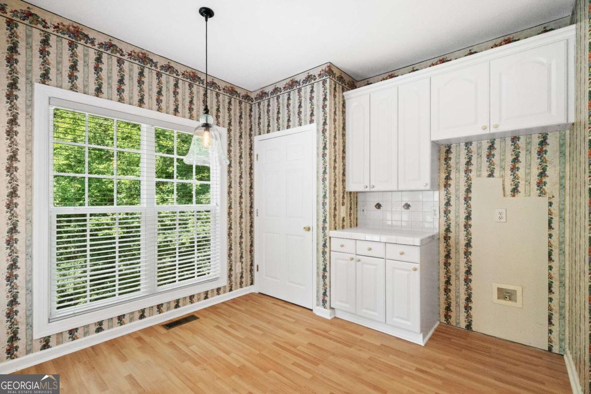 185 Thornwood Drive Se Property Photo 18