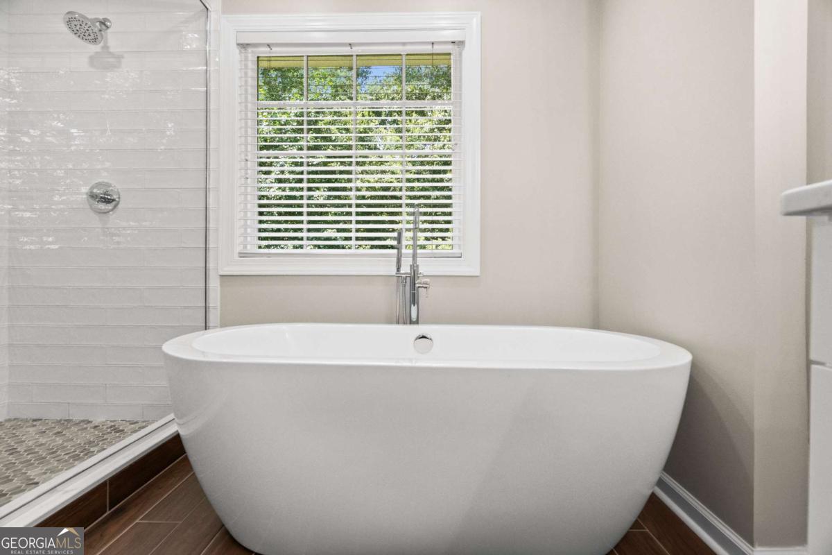 185 Thornwood Drive Se Property Photo 29
