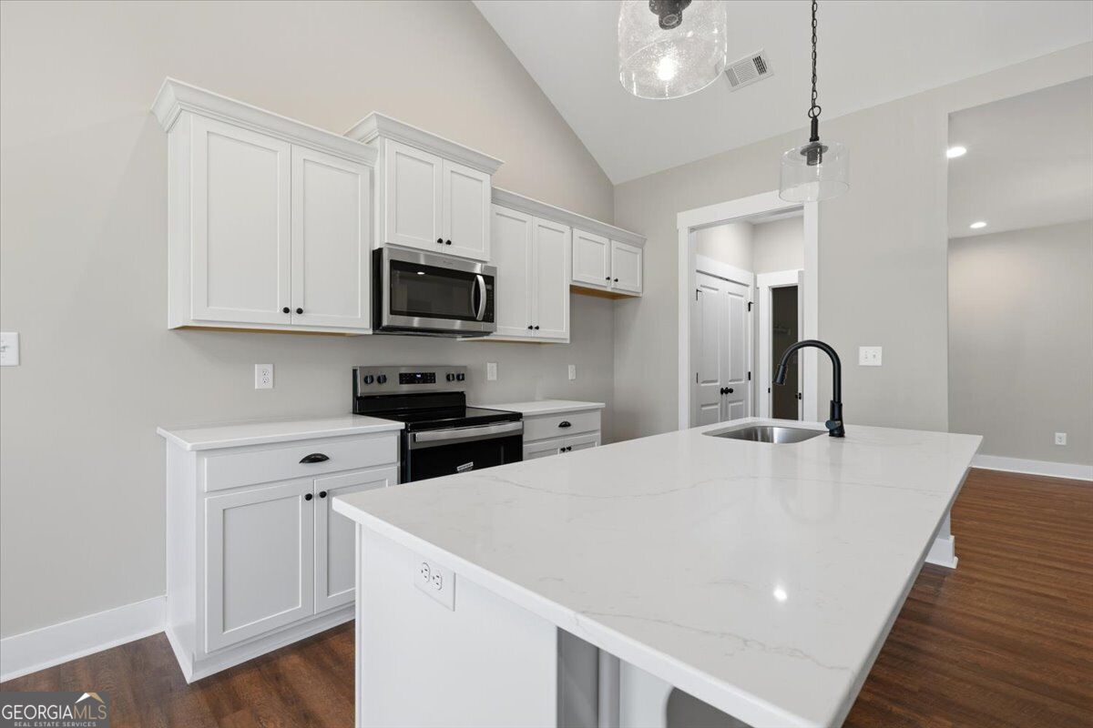 140 Overland Way Property Photo 11