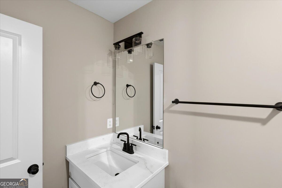 140 Overland Way Property Photo 26