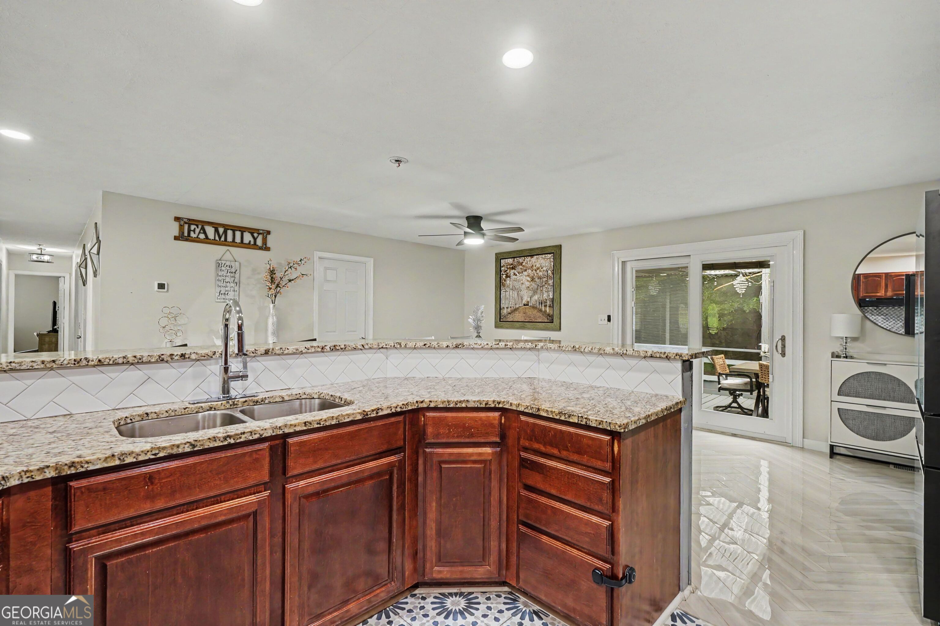 900 Stone Lea Trace Property Photo 12
