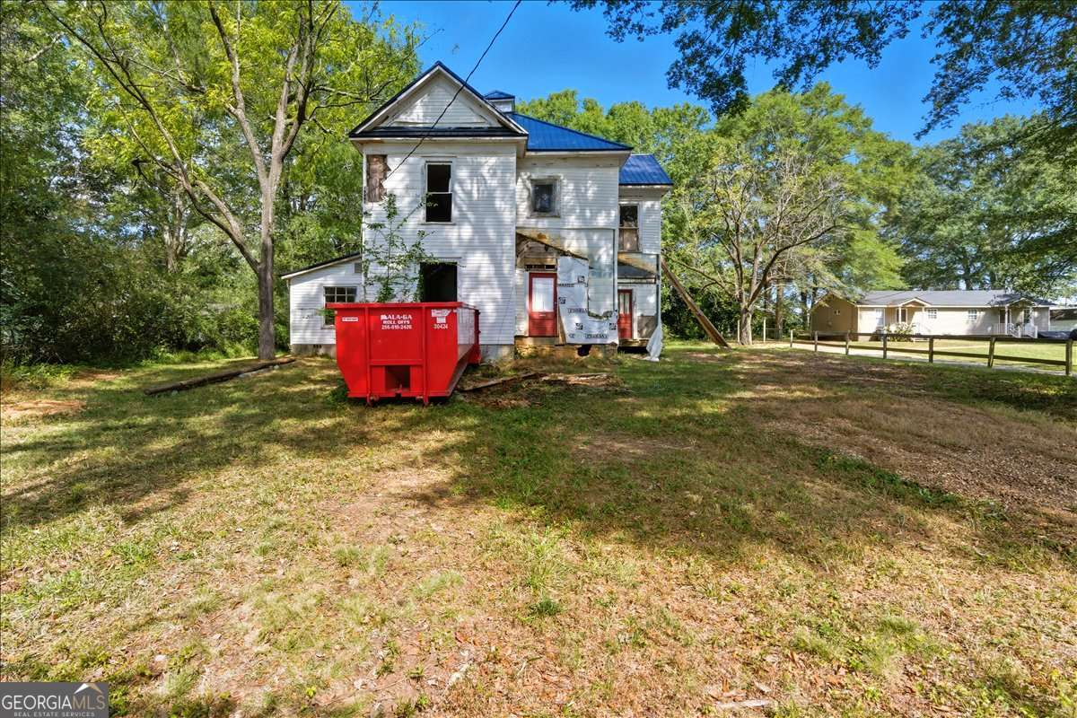 111 Bryan Street W Property Photo 3