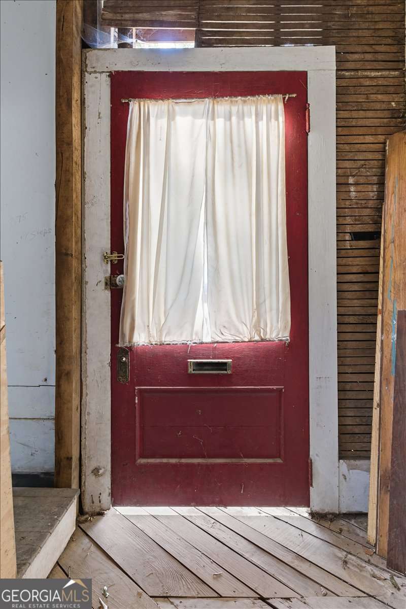 111 Bryan Street W Property Photo 6