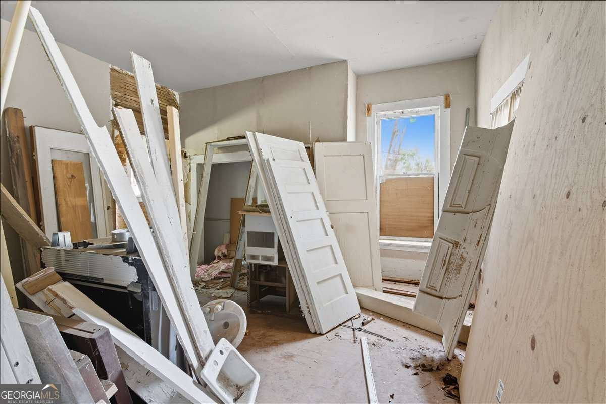 111 Bryan Street W Property Photo 10