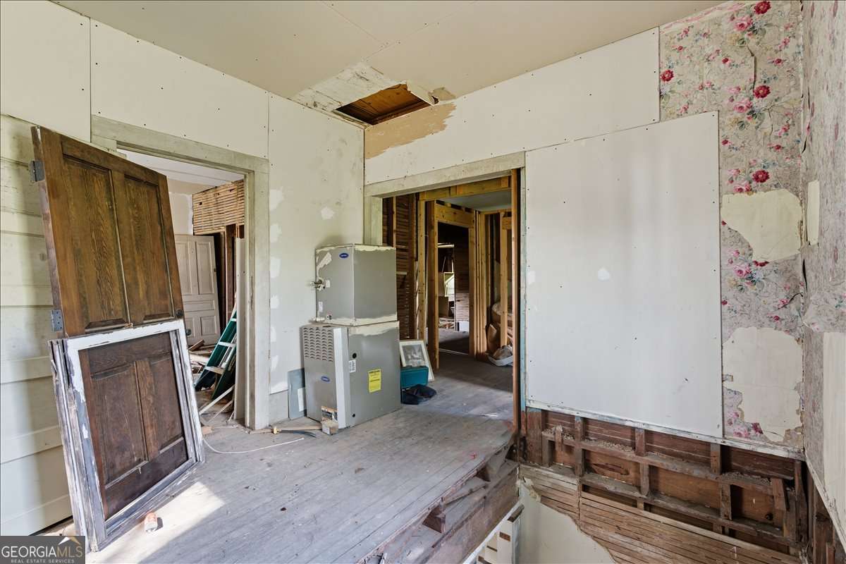 111 Bryan Street W Property Photo 14
