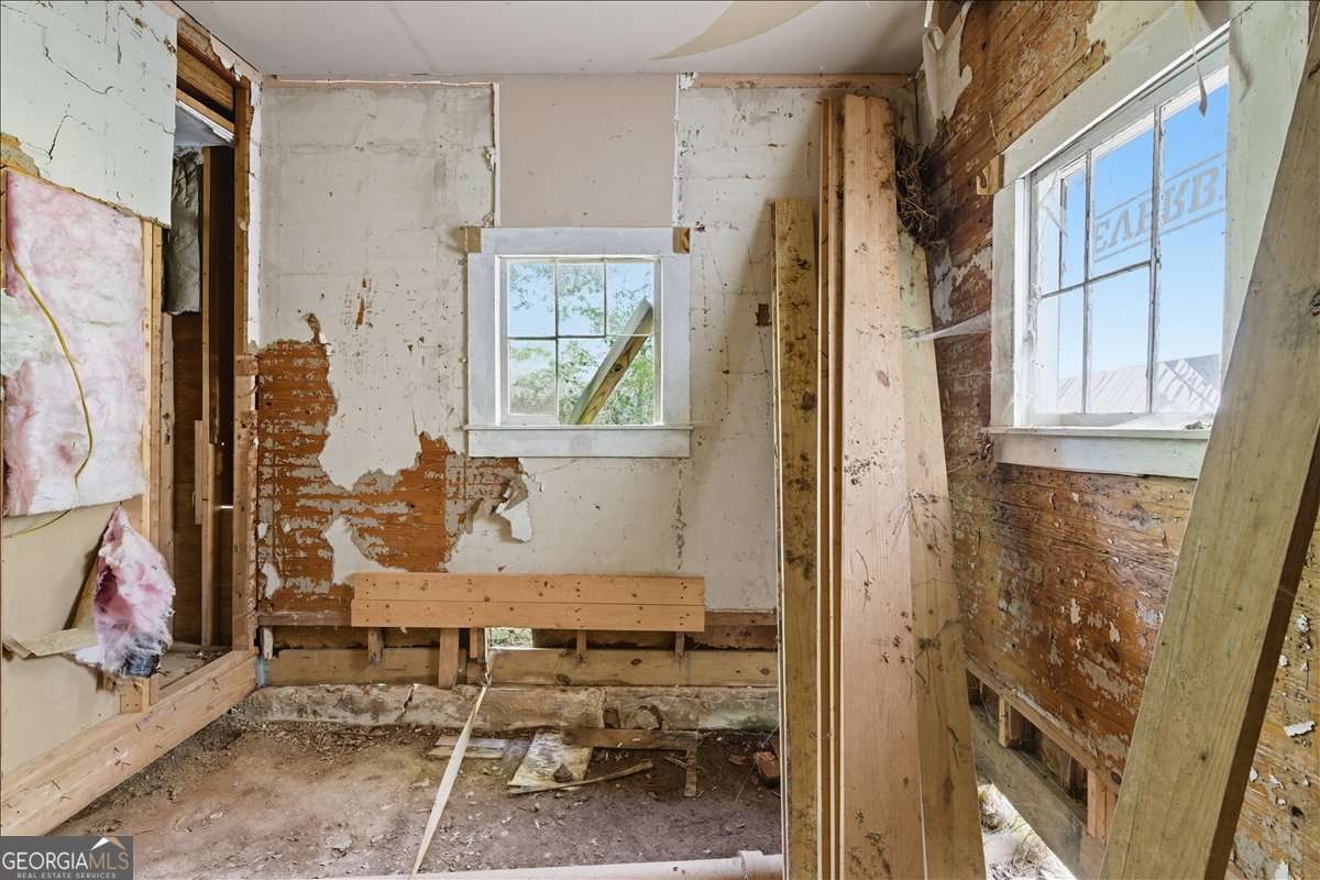 111 Bryan Street W Property Photo 18