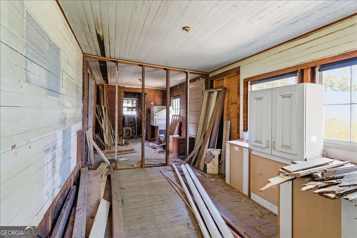 111 Bryan Street W Property Photo 19