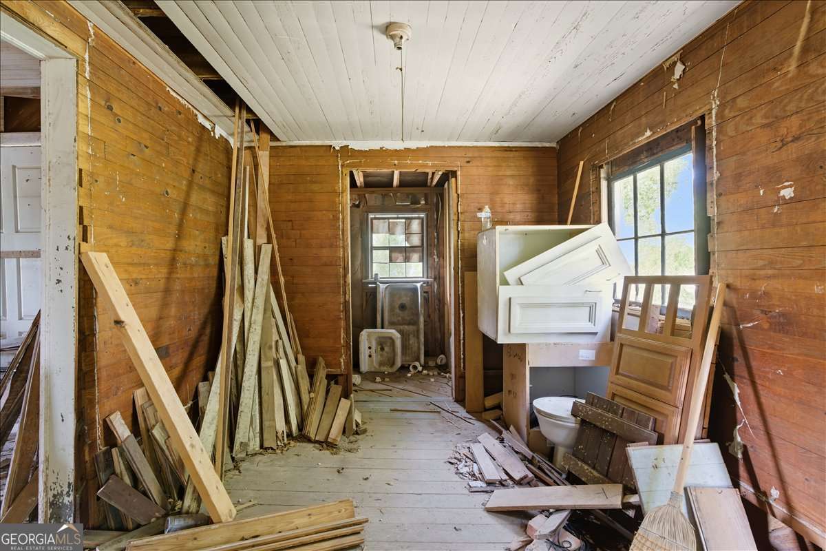 111 Bryan Street W Property Photo 20