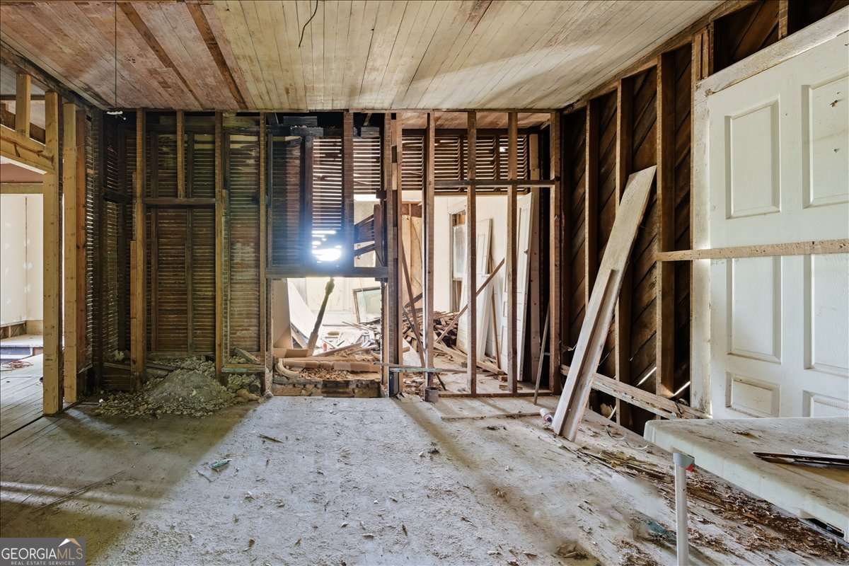 111 Bryan Street W Property Photo 21