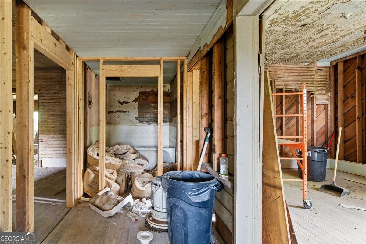 111 Bryan Street W Property Photo 26