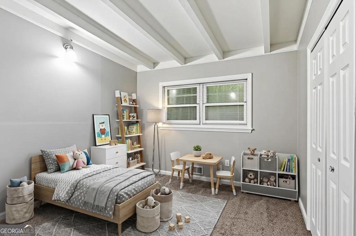 25 Larose Circle Se Property Photo 7