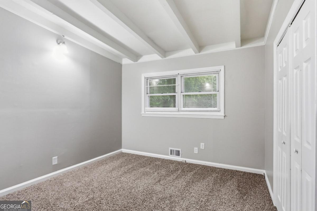 25 Larose Circle Se Property Photo 13