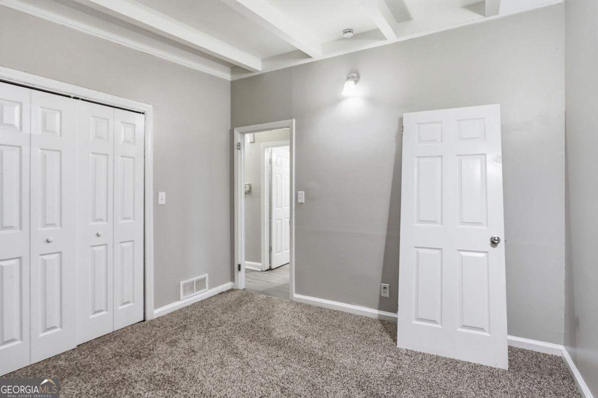 25 Larose Circle Se Property Photo 14