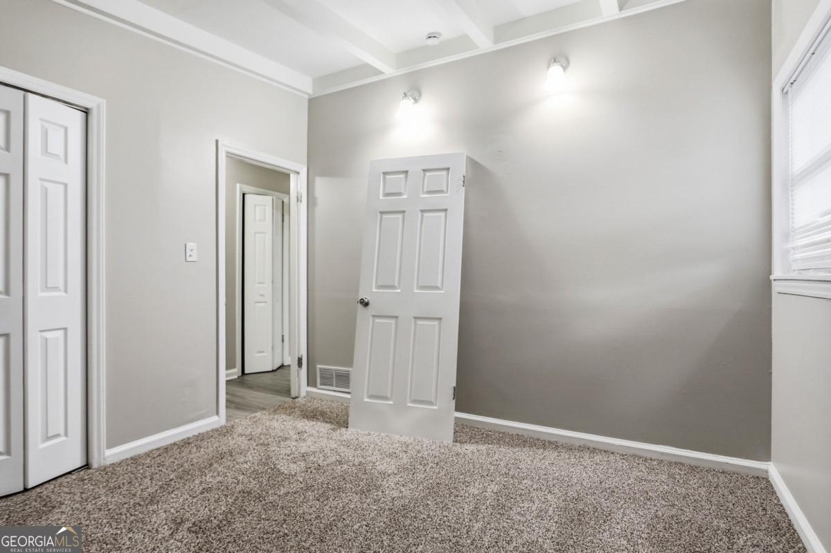 25 Larose Circle Se Property Photo 16