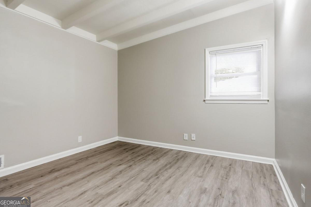 25 Larose Circle Se Property Photo 17