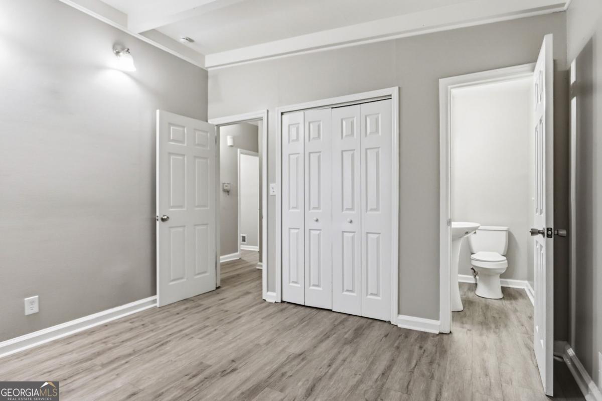 25 Larose Circle Se Property Photo 18