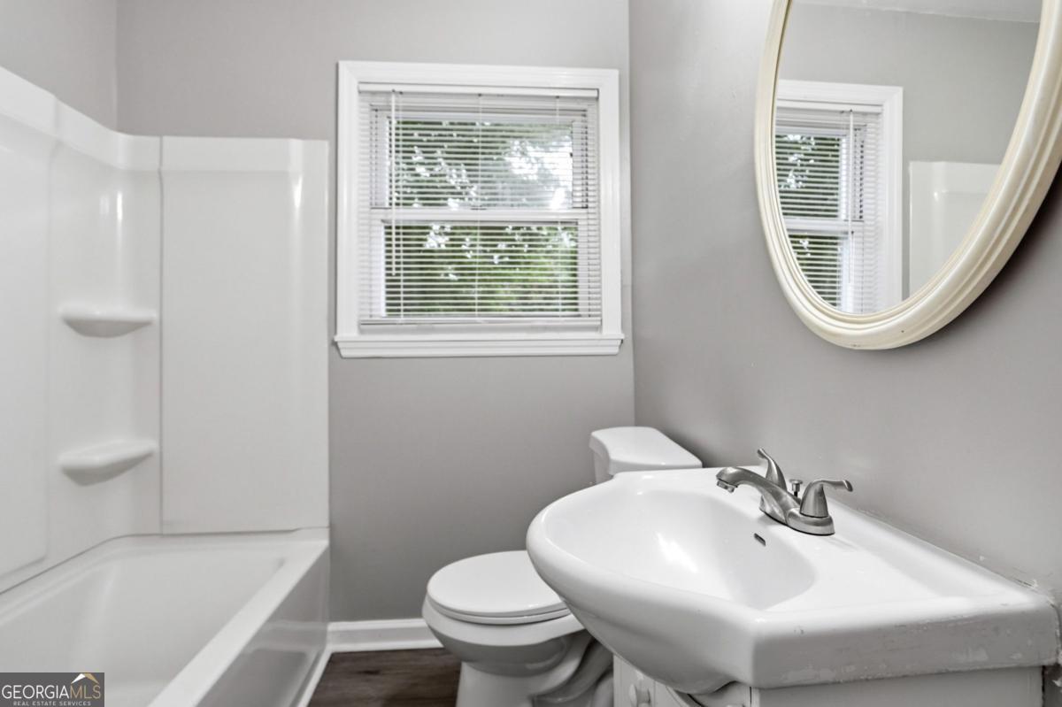 25 Larose Circle Se Property Photo 20