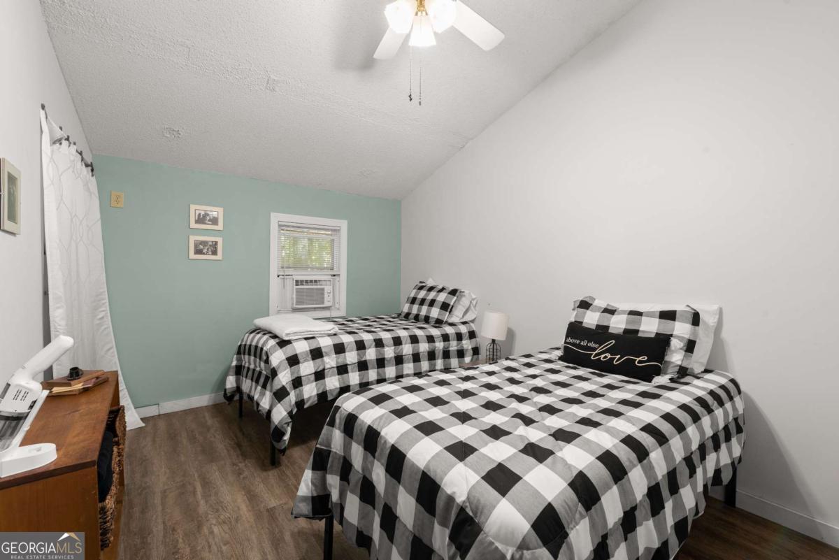 140 J R Road Ne Property Photo 18