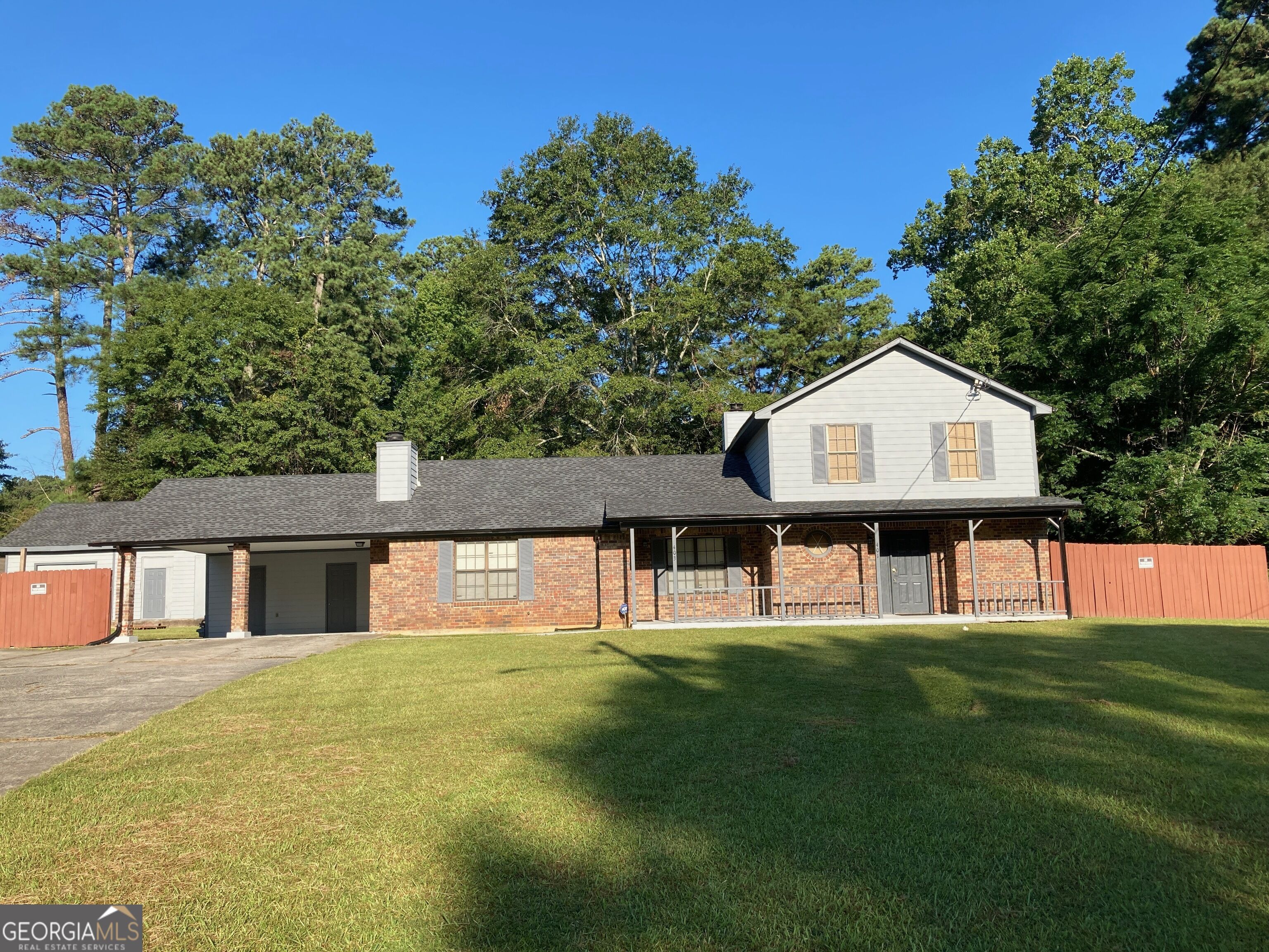 401 Riverbrook Court Property Photo 1