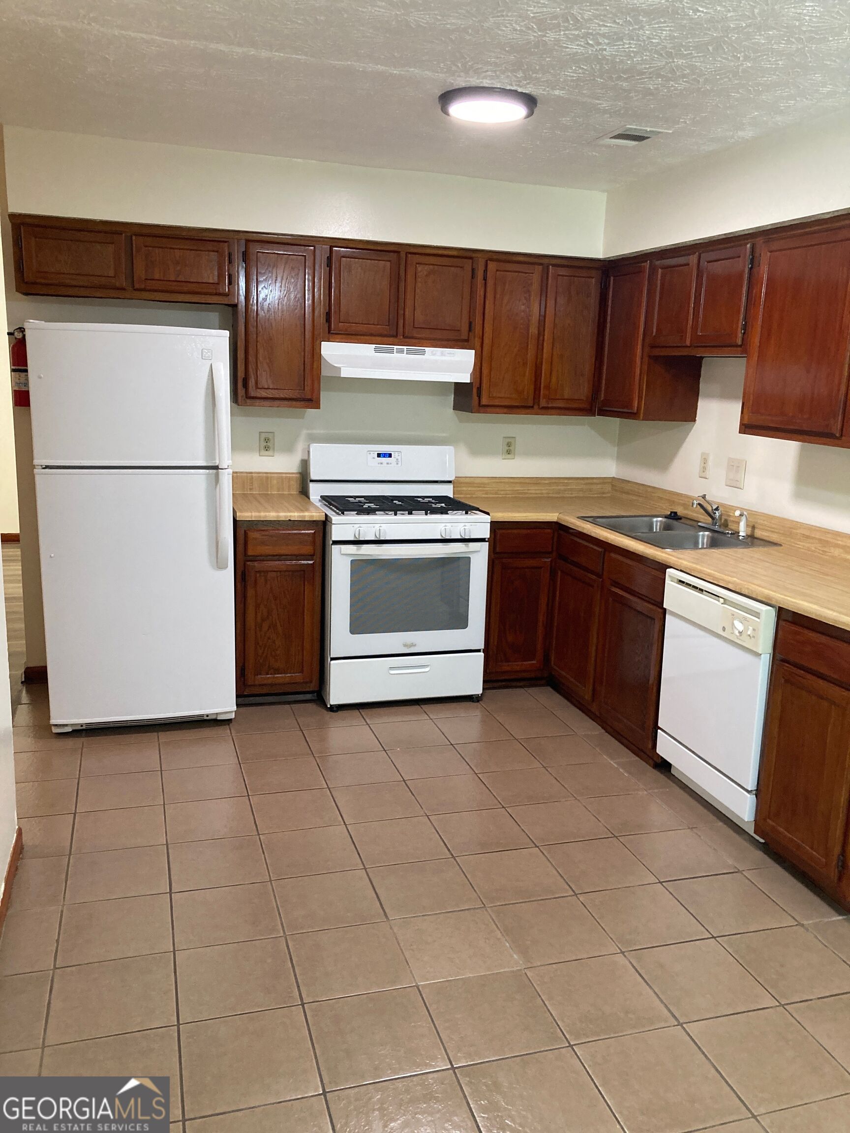 401 Riverbrook Court Property Photo 4