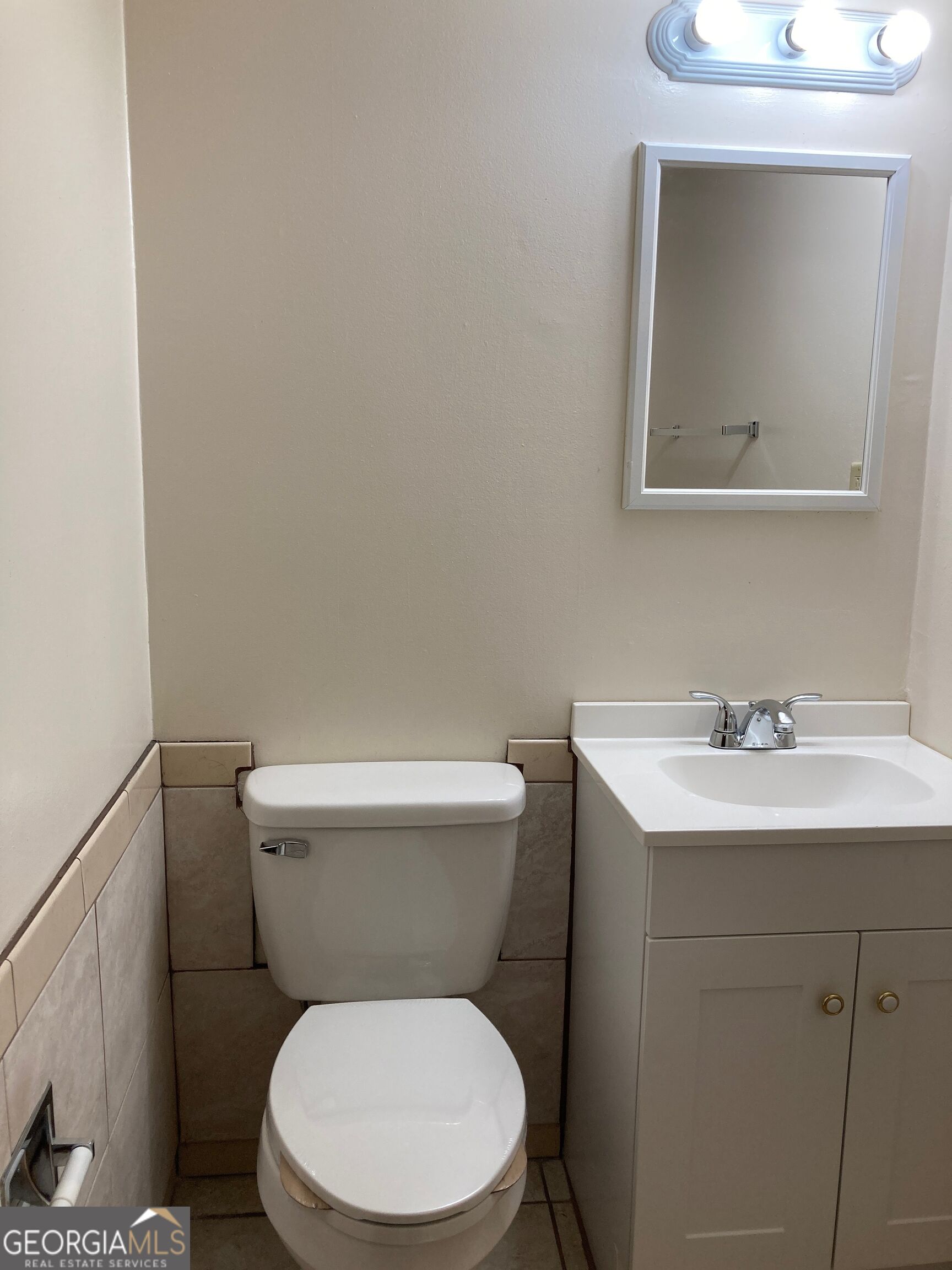 401 Riverbrook Court Property Photo 8