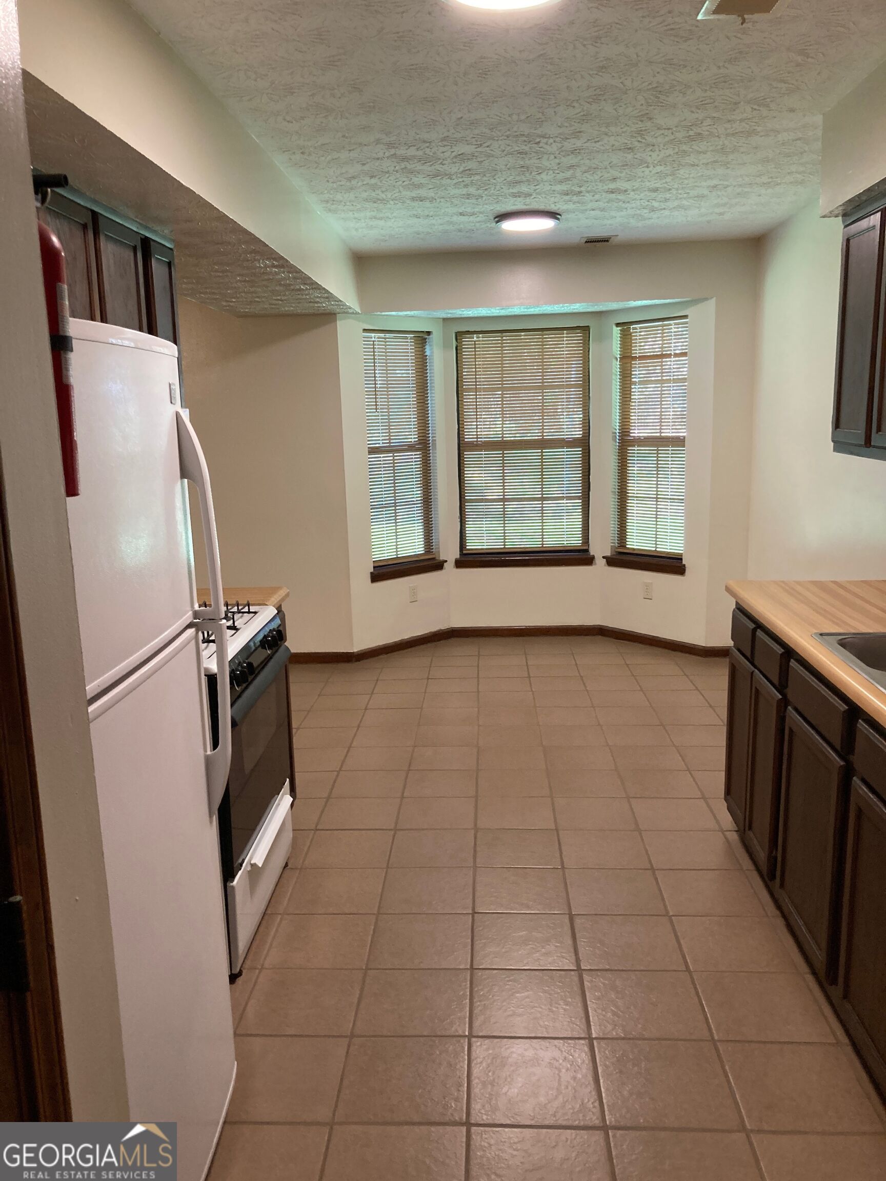 401 Riverbrook Court Property Photo 18