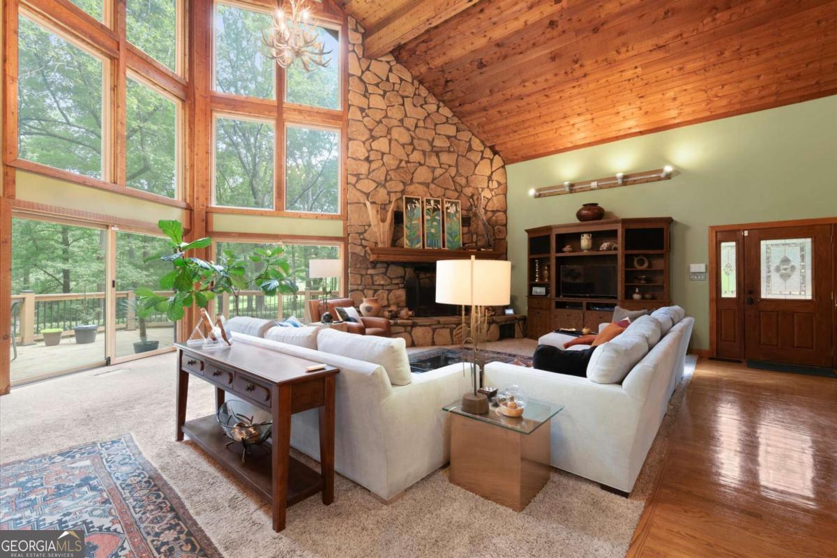 6660 Victory Drive Property Photo 14
