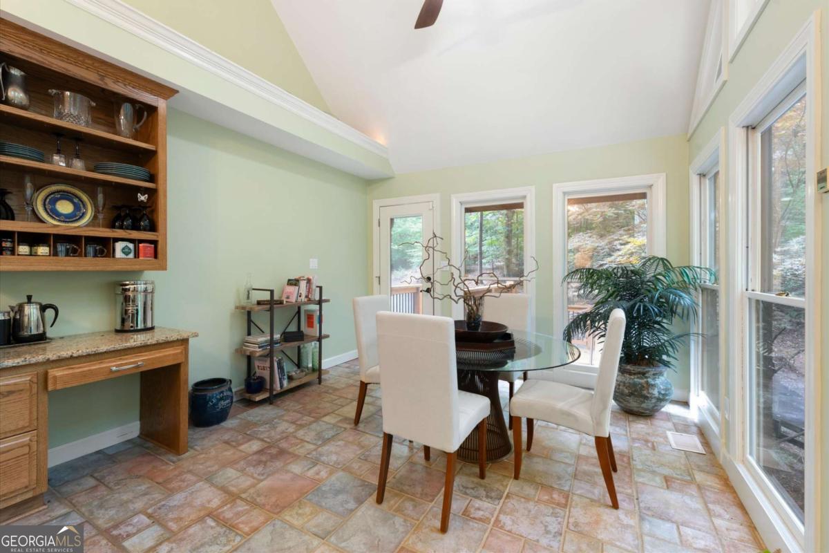 6660 Victory Drive Property Photo 25