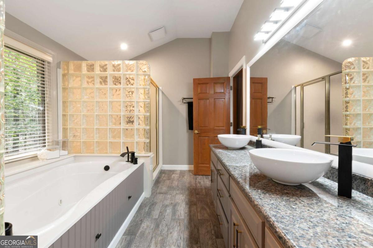 6660 Victory Drive Property Photo 48