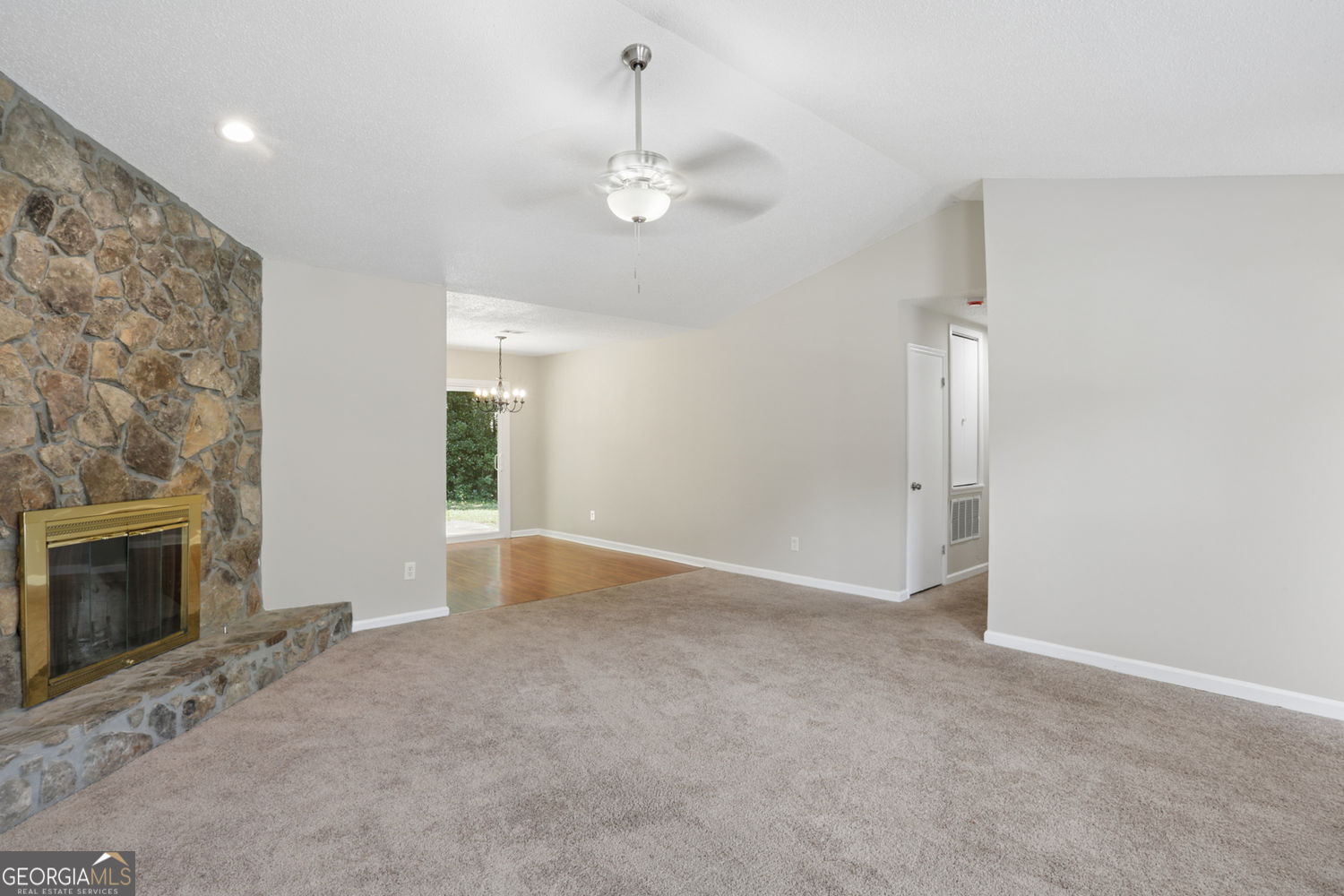 1050 Chapman Circle Property Photo 6