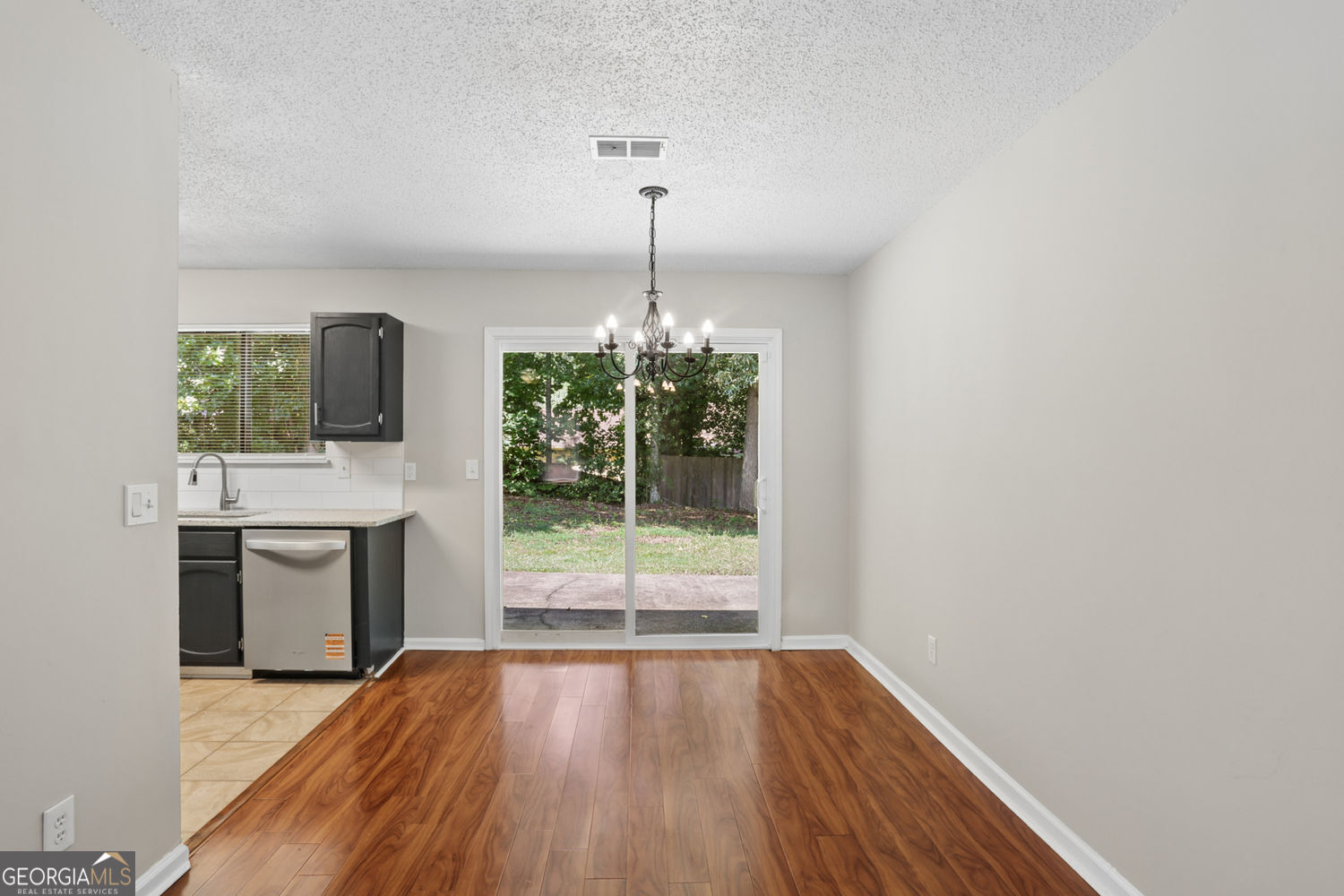 1050 Chapman Circle Property Photo 8