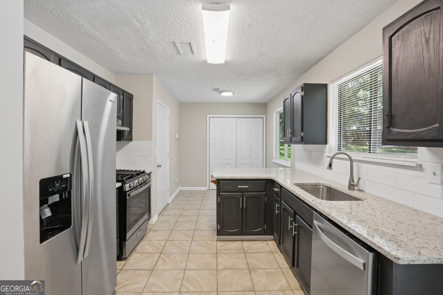 1050 Chapman Circle Property Photo 12