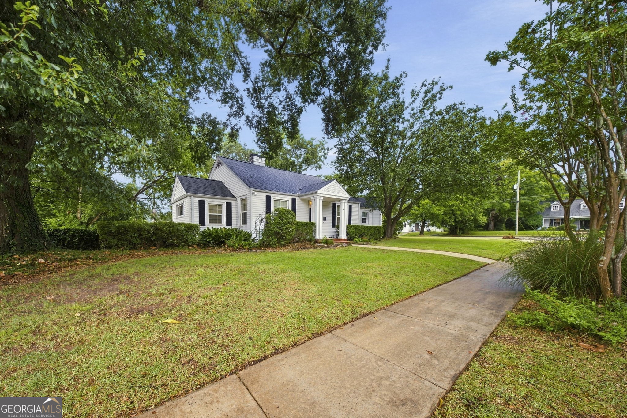 194 Euclid Avenue Property Photo 2