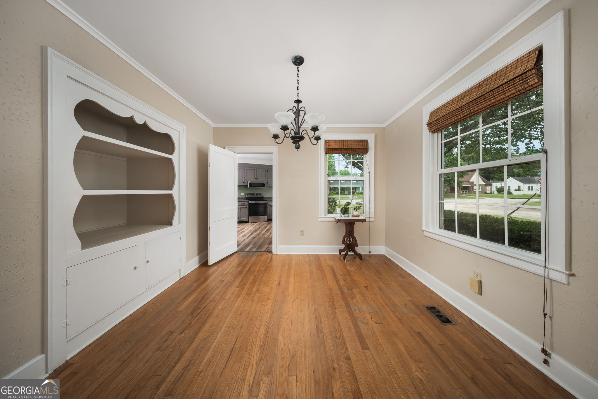 194 Euclid Avenue Property Photo 12